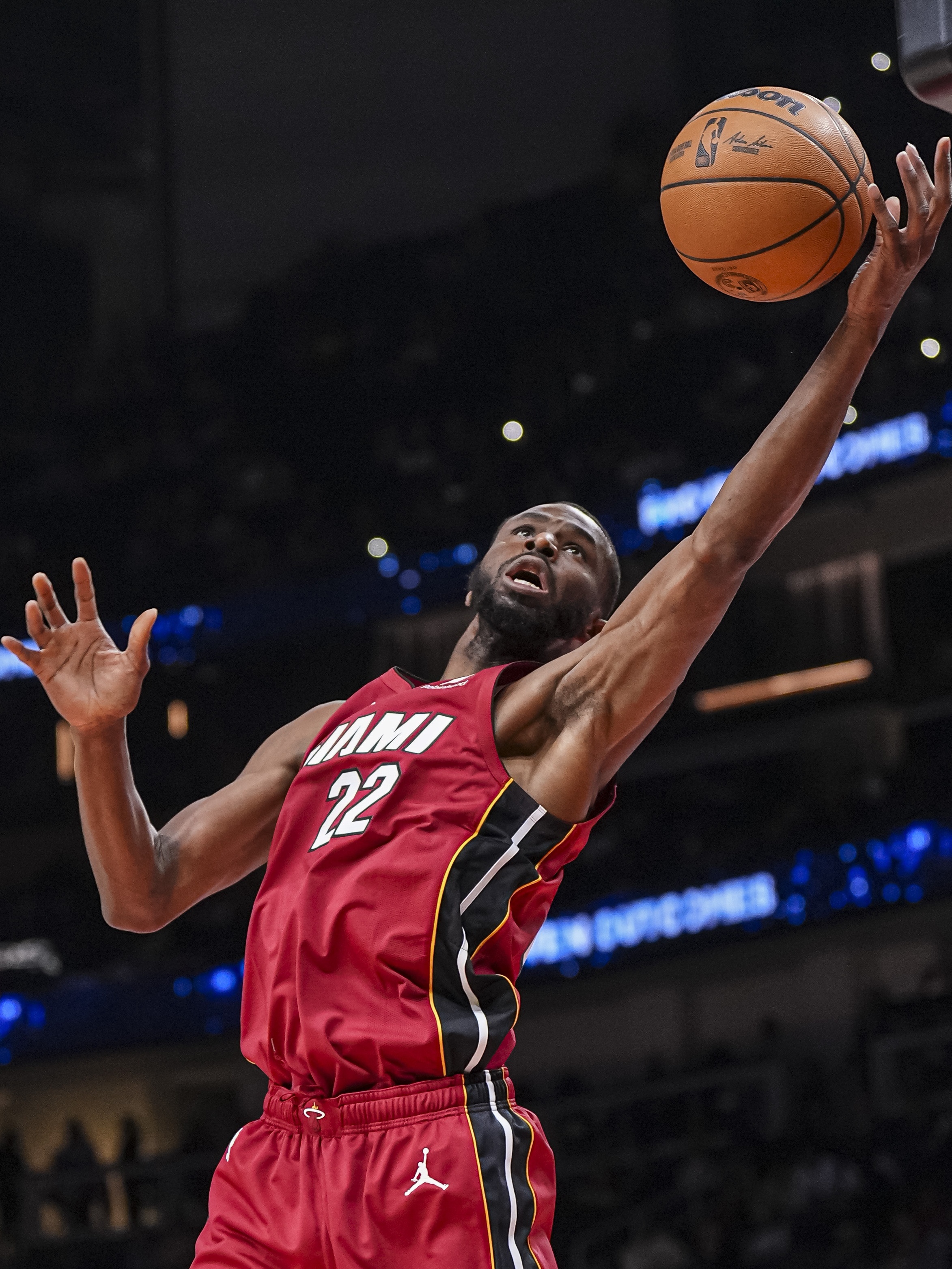 威金斯狂砍约基奇分，热火迎来新赛季高光！