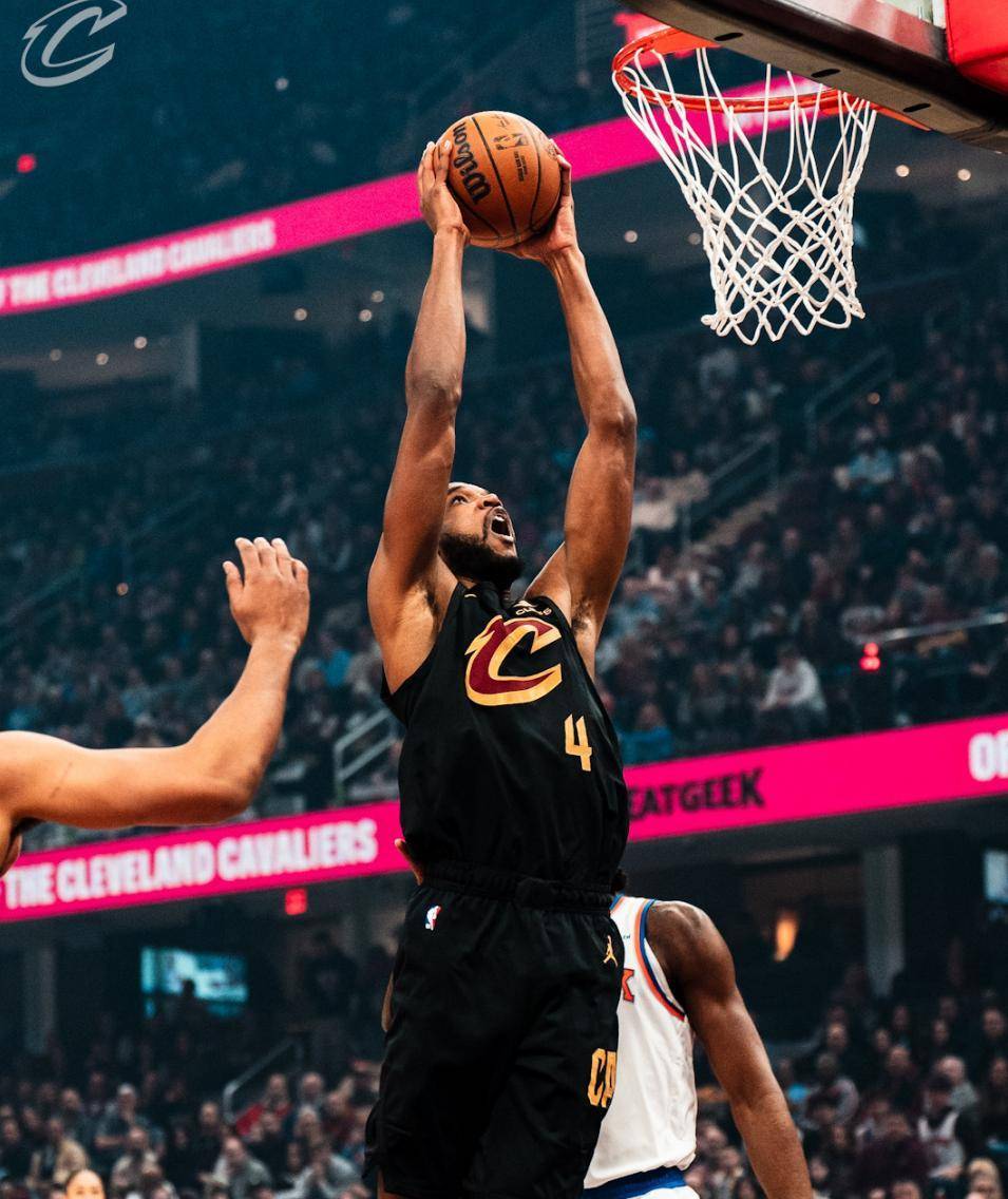 米切尔险胜三连败，刷新队史纪录关键表现点燃全场！