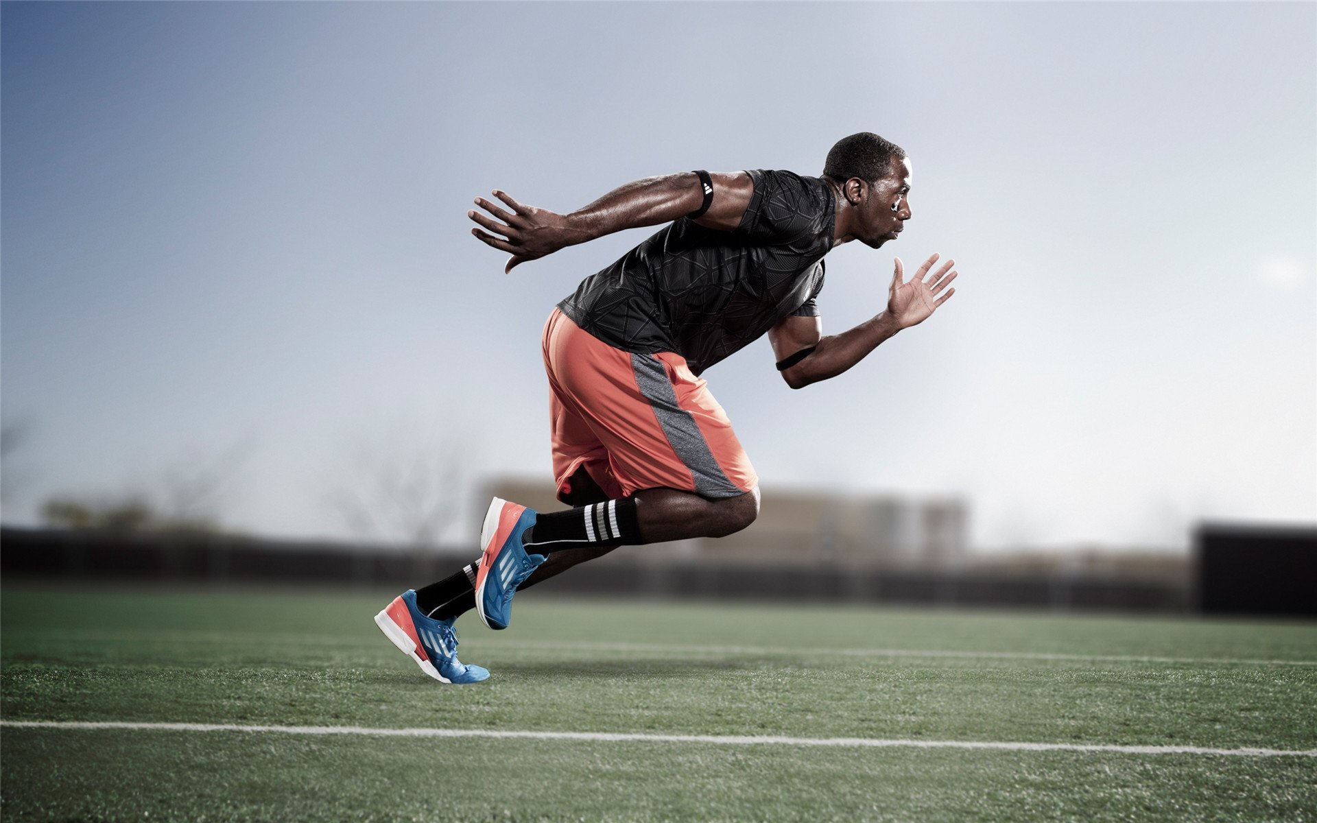  亚洲杯首回合对决在即！广州队演练定位球，明尼苏达森林狼密集防守应对