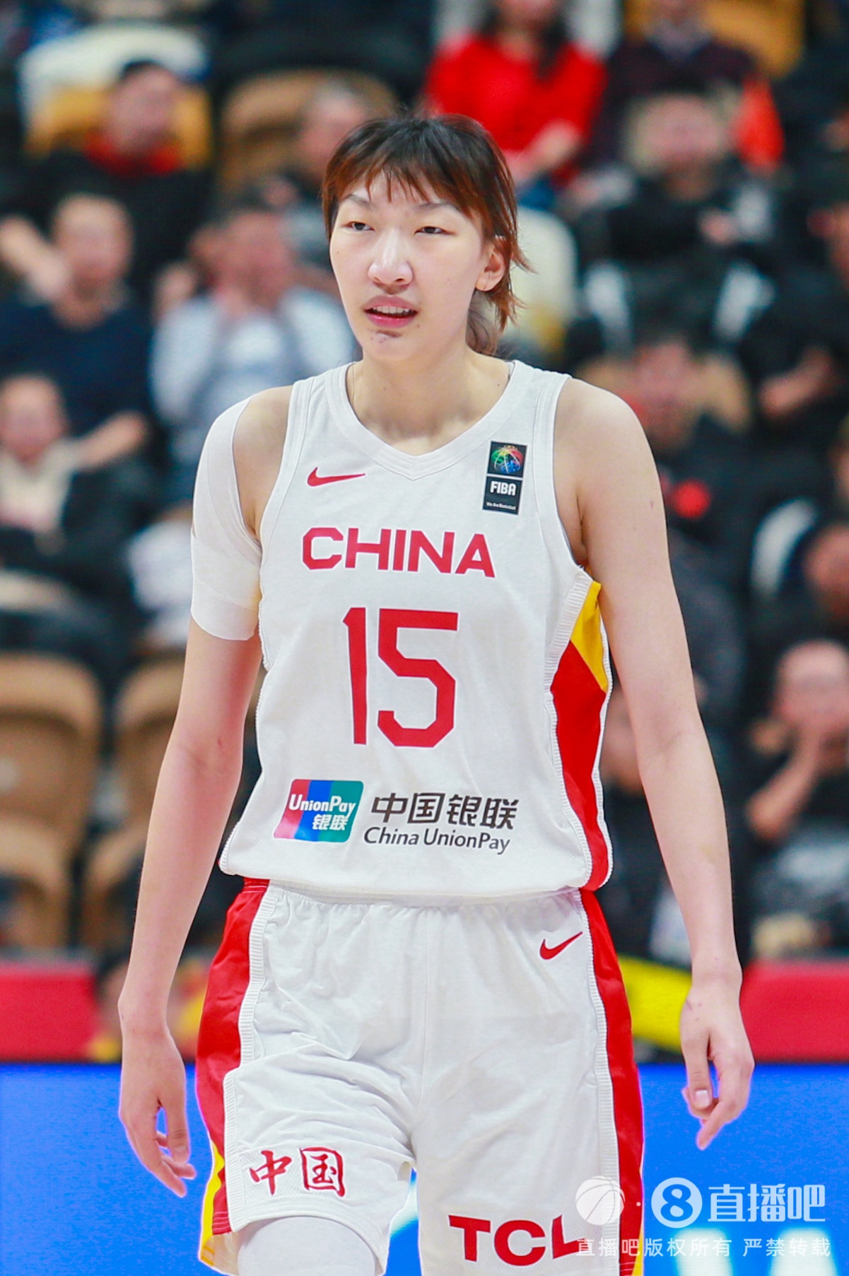 周琦赛后谦逊发言登热搜，新疆男篮血战巴黎圣日耳曼引发热议(周琦今天最新新闻)